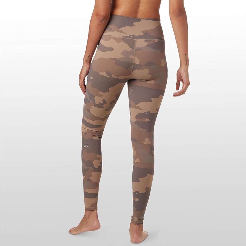 Ali High Waisted Vapor Legging in Putty Camo - Picture 4 of 9